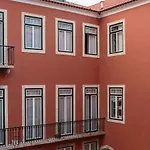 Bed and breakfast Dear - Gallery House 4*
