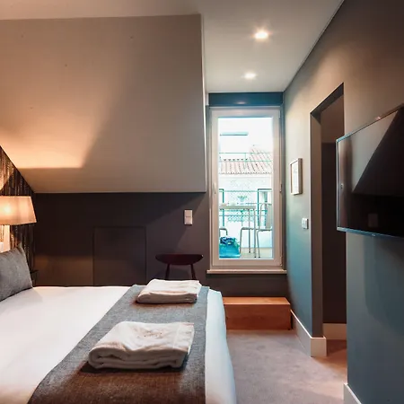 Dear - Gallery House Lisbona