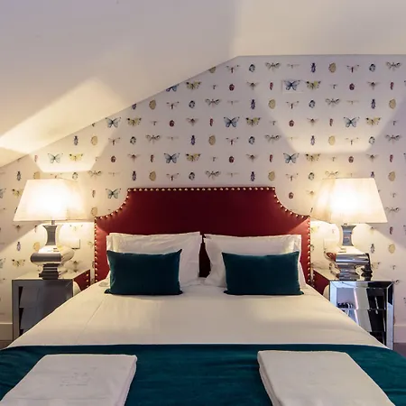 Dear - Gallery House Лиссабон