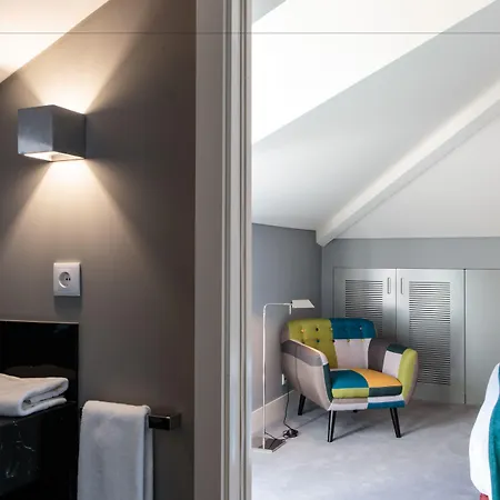 Dear - Gallery House