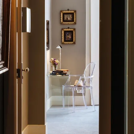 Dear - Gallery House Лиссабон